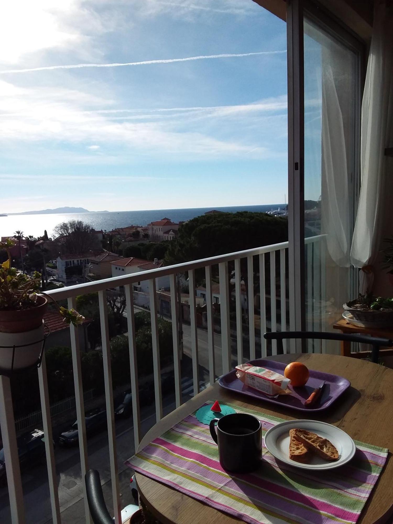Belle Vue Mer Pour Ce T3 A La Ciotat Luaran gambar