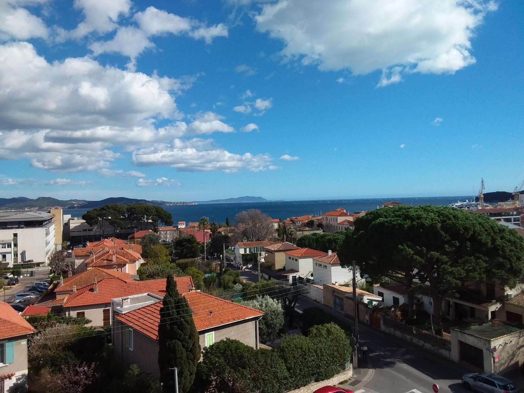 Belle Vue Mer Pour Ce T3 A La Ciotat Luaran gambar